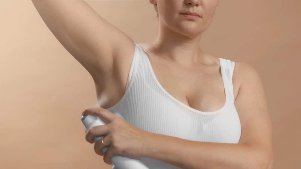 Dezodorant pomaga kontrolować nieprzyjemny zapach ciała i nie wpływa negatywnie na pracę organizmu